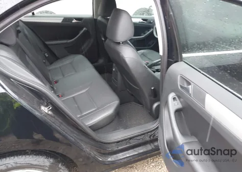 2013 Volkswagen Jetta 2.5L Se z USA, uszkodzony, nr VIN 3VWDX7AJXDM366979